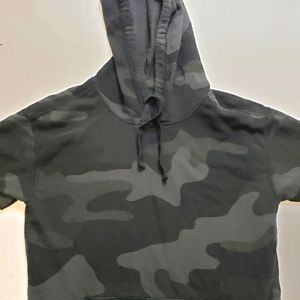 Hollister Black Camo Short sleeve, frayed hem hoodie Sz: XS